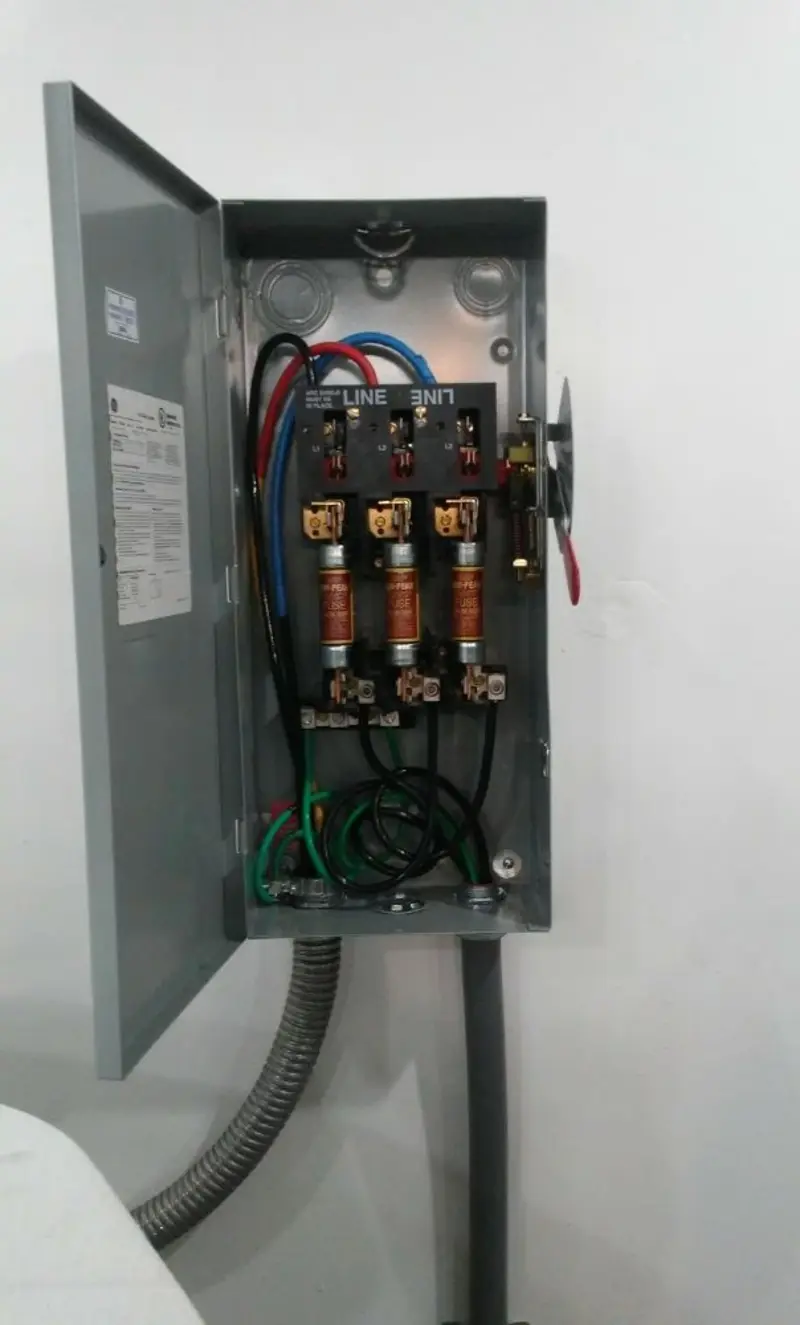 Three-phase disconnect switch installed for Smoke Detector Installation in Lucerne